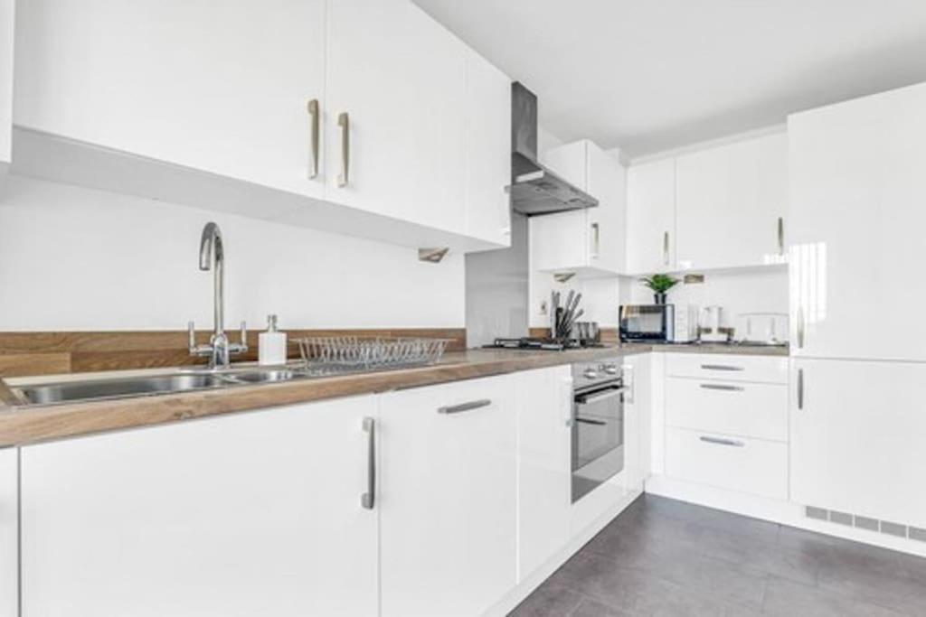 Contractors, Families, Tourists & Groups Welcome Sleeps Upto 9, Garden, Pet Allowed, Parking Included! Birmingham Exterior foto